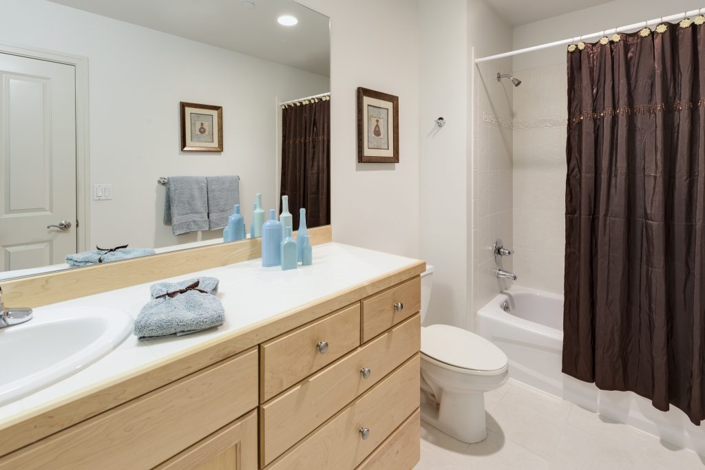 Home staging of a bathroom